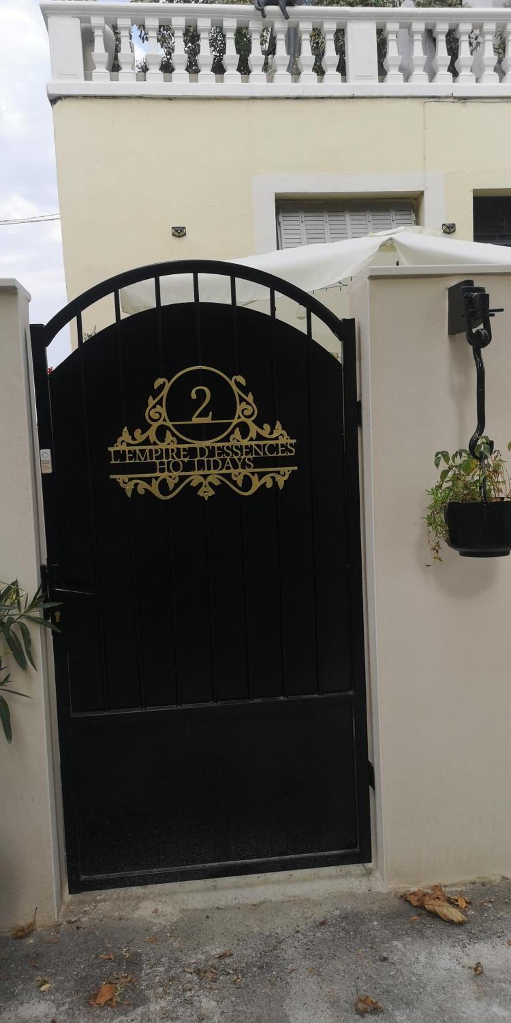 L'Empire D'Essences Appartement Valreas Exterior photo